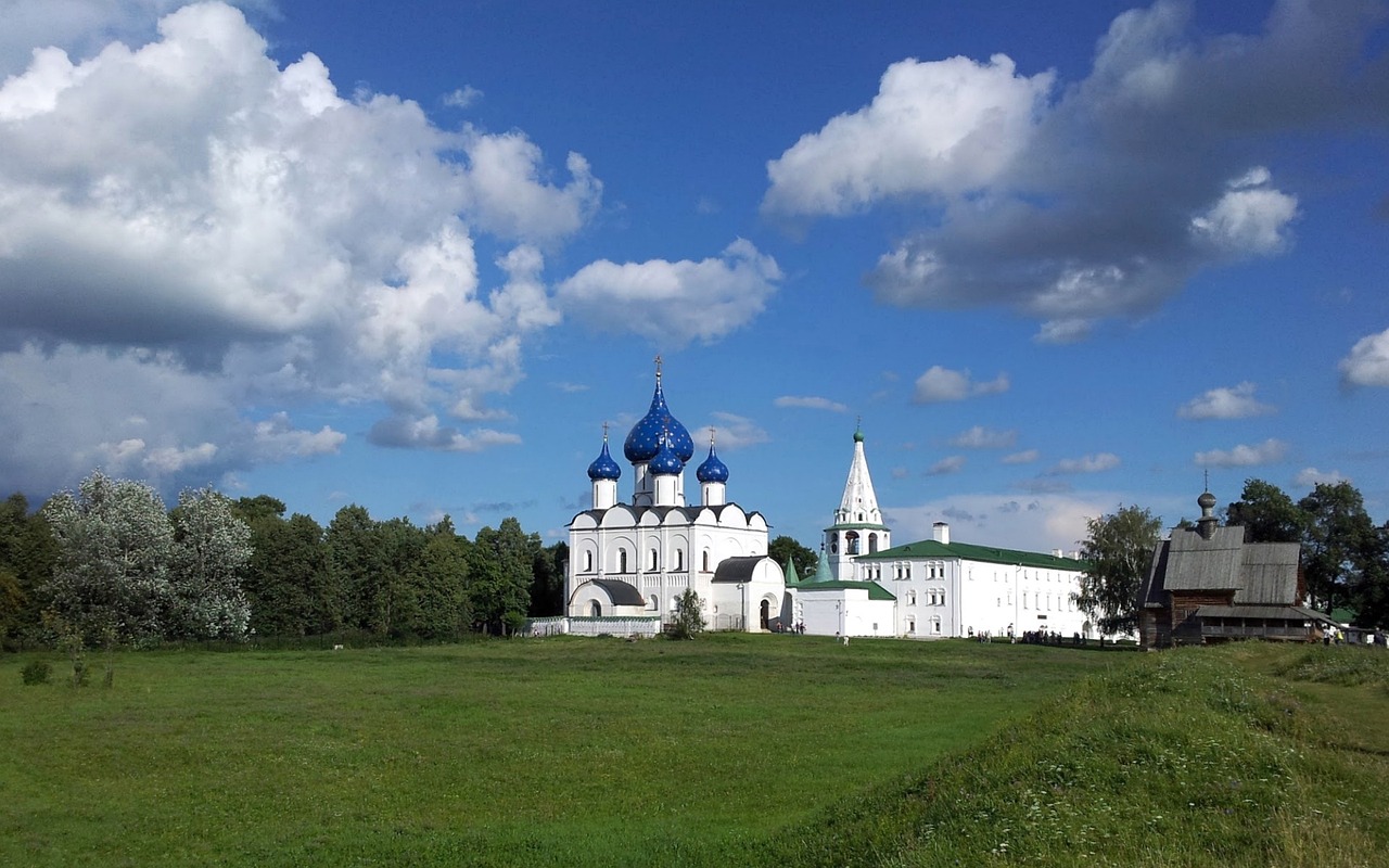 San Petersburg'un Tarihi Simgeleri Hermitage Müzesi, Peterhof Sarayı ve Nevsky Prospekt