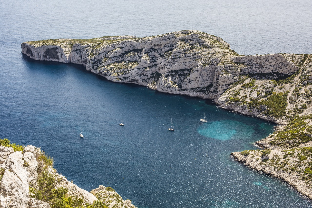 Provence'nın Deniz Rüzgarı Şehre Yakın Plajları ve Deniz Aktiviteleri