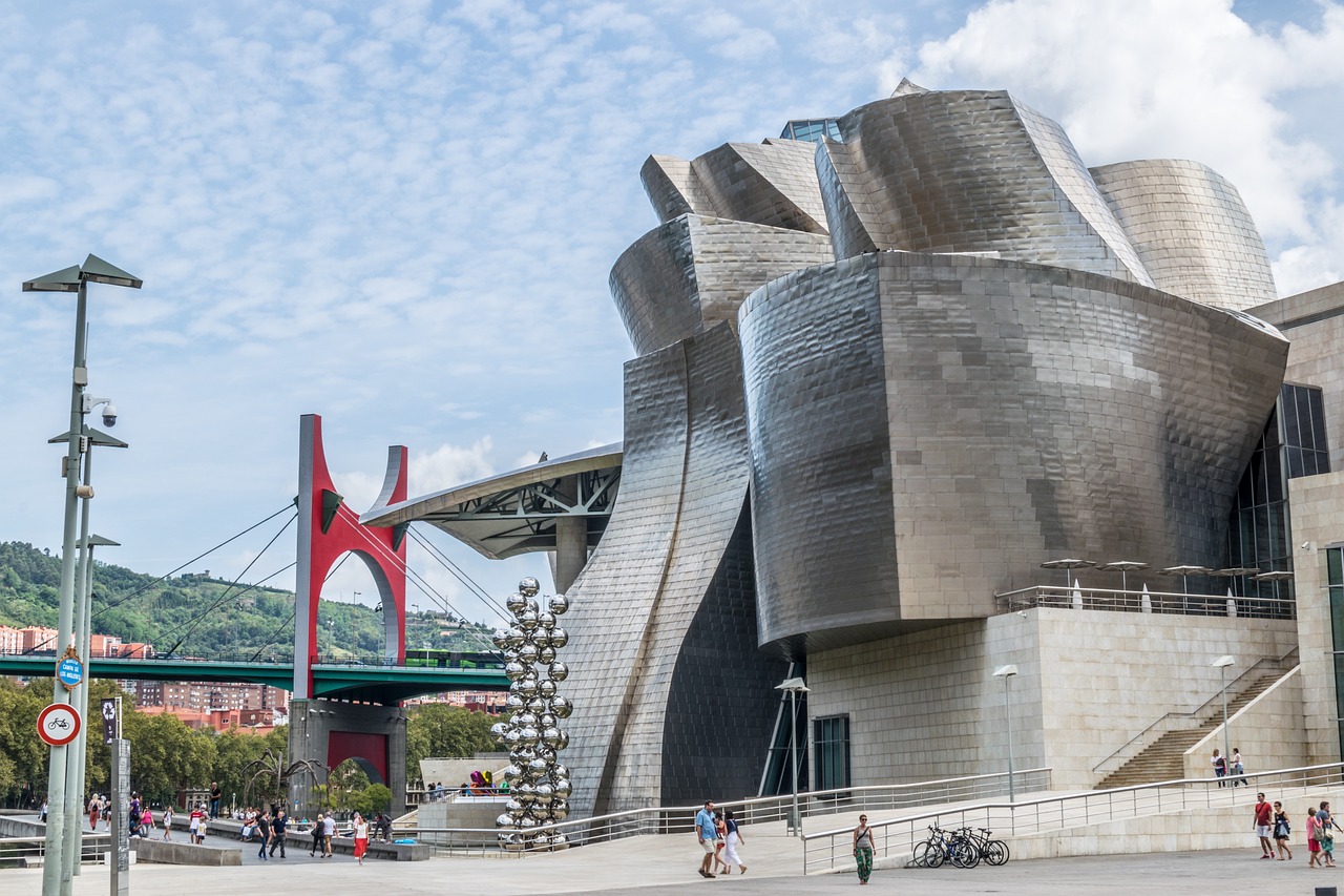 Sanatın Sınırlarında Guggenheim Müzesi, Reina Sofia Müzesi ve İspanya'daki Modern Sanat Etkinlikleri