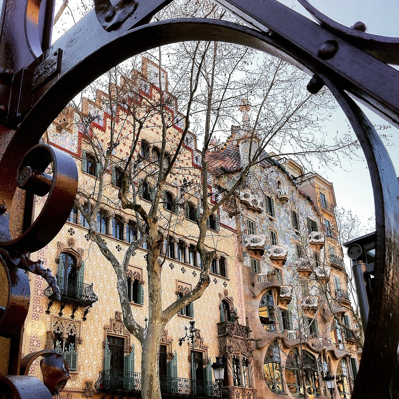 Gaudi'nin Estetik Şöleni Barcelona'da Gezilecek Gaudi Yapıları 