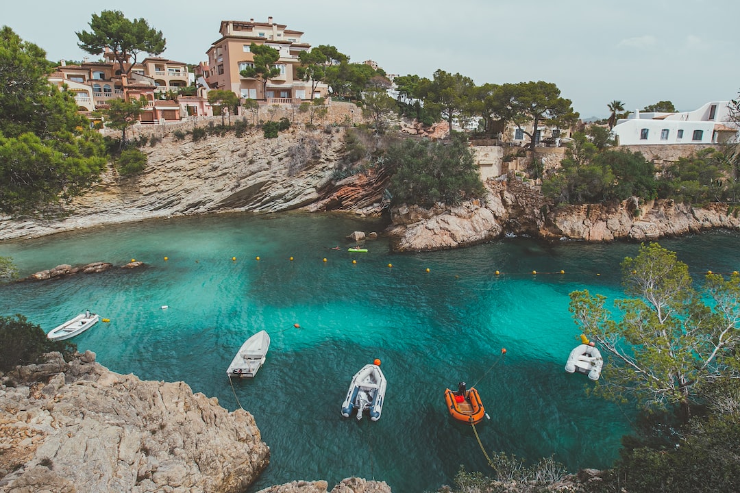 İspanya'nın Tatil Cenneti Mallorca, Ibiza ve Kanarya Adaları'nın Benzersiz Deneyimleri