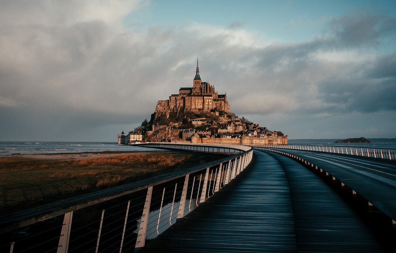 Manzaranın Ötesinde Mont Saint-Michel'in Sırları 