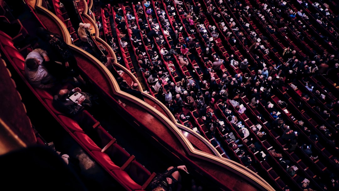Opéra Garnier Sanatın İhtişamını Gözler Önüne Seren Bir Sahne