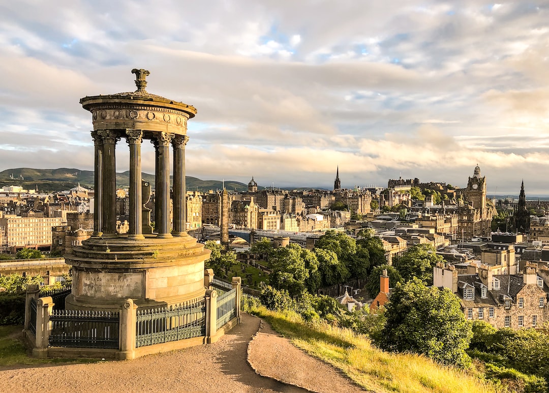 Edinburgh'un İkonik Sokakları Şehrin Kalbinde Bir Yürüyüş