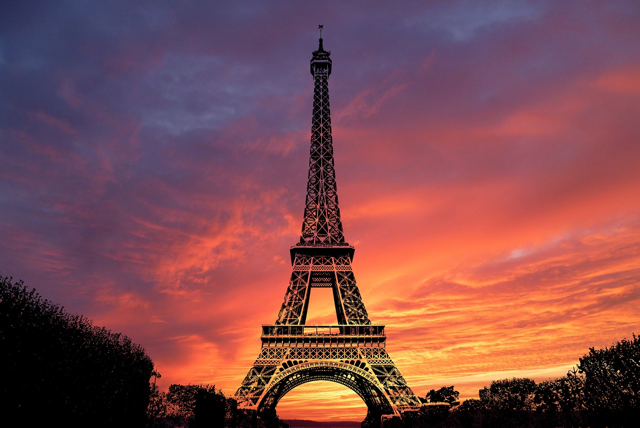 Paris'te Bir Gün Eiffel Kulesi, Louvre Müzesi ve Montmartre ile Şehir Turu