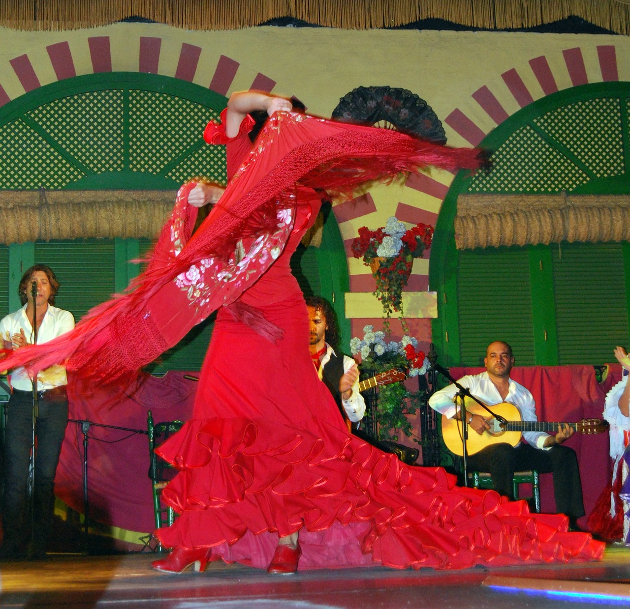 İspanya'nın Flamenko Rüzgarıyla Dans Edin Tutkulu Bir Deneyim