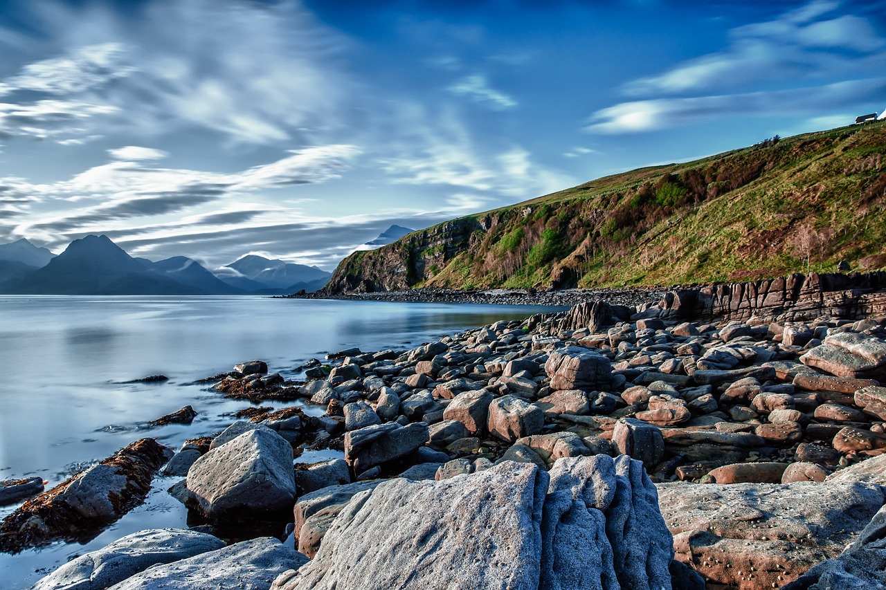 İskoçya'nın Büyüleyici Gölleri Sessizliğin ve Huzurun Sembolleri