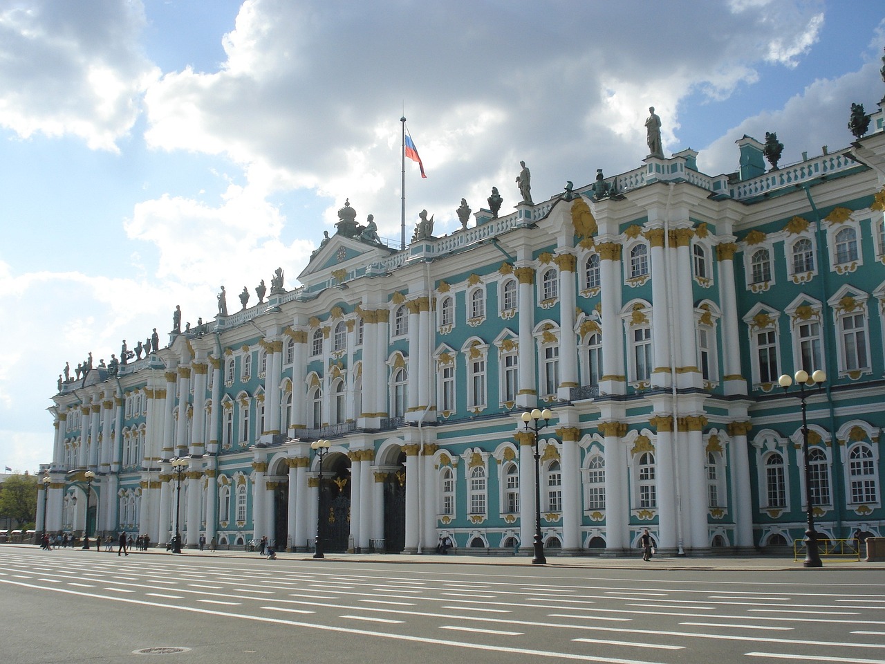 San Petersburg'da Kültürel Keşif Hermitage Müzesi ve Peterhof Sarayı'nı Gezin