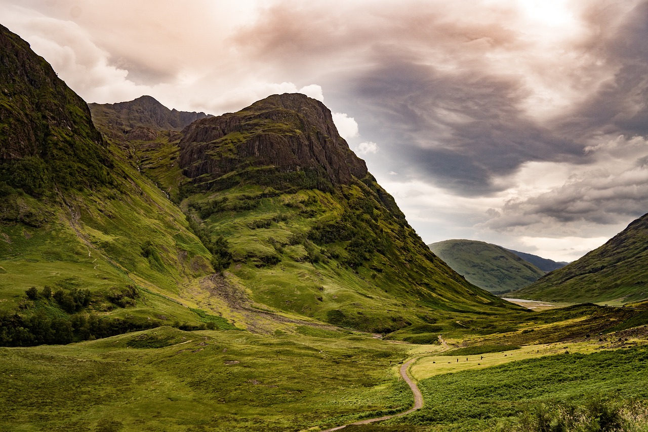 İskoçya'nın Spiritüel Yürüyüş Rotaları Ruhani Keşiflere Adım Atmak