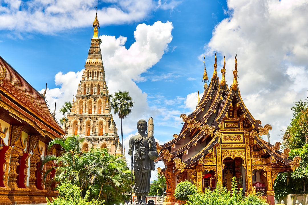 Tapınak Ritüelleri Tayland'ın Dini Uygulamalarını Deneyimlemek