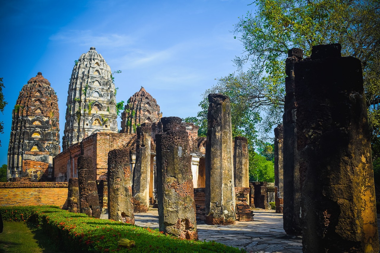 Sukhothai'nin Gizemli Tapınakları Antik Döneme Yolculuk