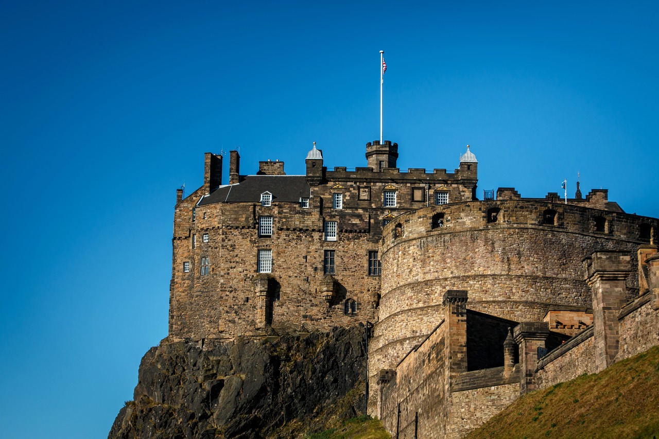 İskoçya'nın Yıkıntı Kaleleri Tarihin Yıpranmış İzleri