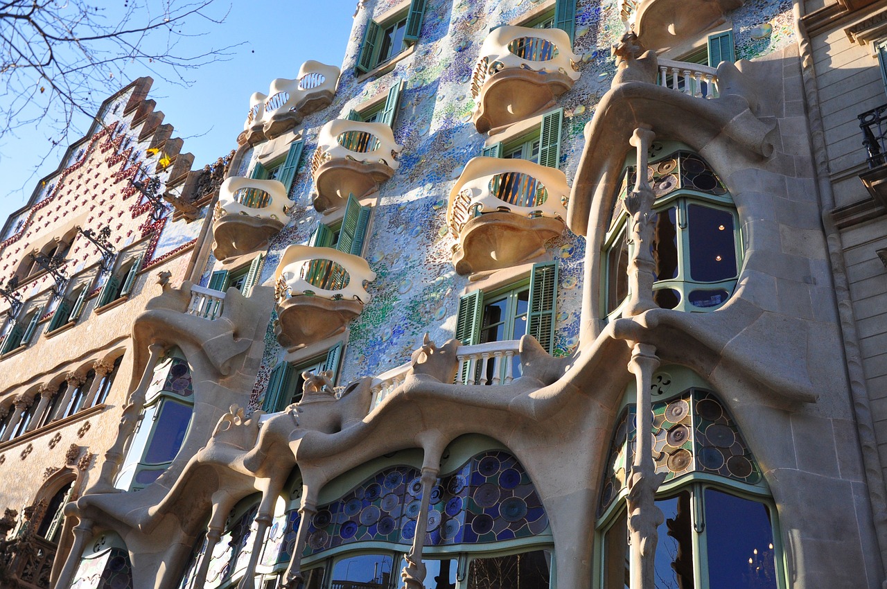 Casa Batllo: Gaudi'nin Barcelona'daki Renkli Rüyası