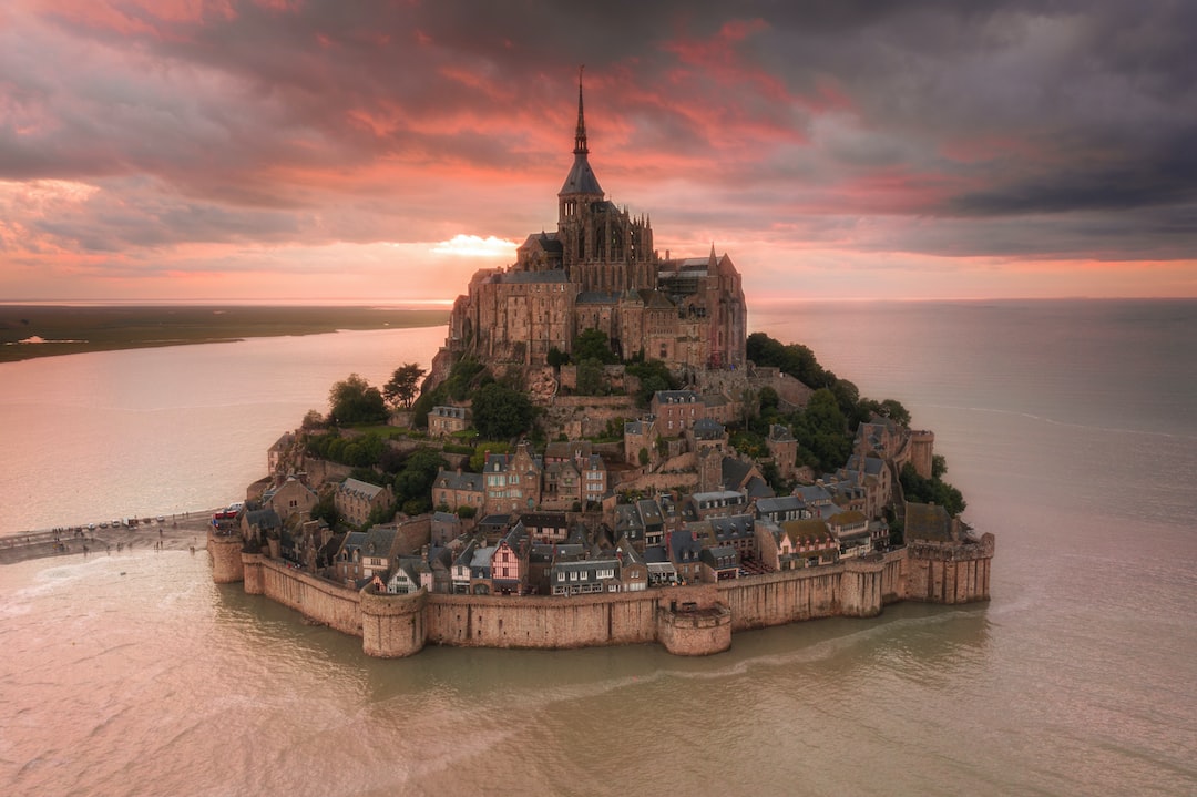 Mont Saint-Michel Efsanelerin ve Mimarinin İhtişamı